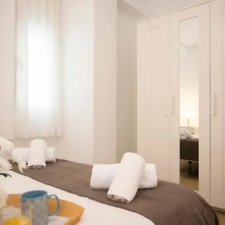 Апартаменты Singularstays Gran Via *
